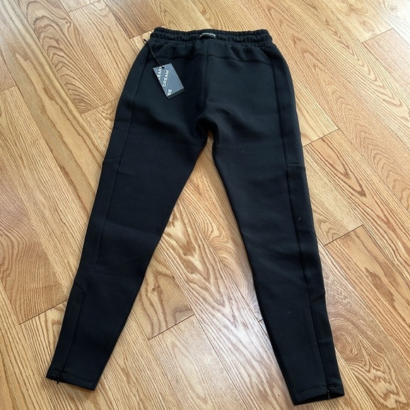 New! Alphalete small black Elmts zip jogger. - Picture 4 of 16